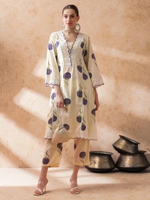 STYLEBAAZI Women White Printed Kurta with Pant (Set of 2)