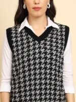 The Roadster Lifestyle Co. Women Abstract Printed V-Neck Sweater Vest Sweater